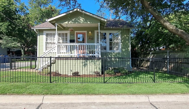 Charming 3-bedroom cottage in Historic McKinney, three blocks from the square. in McKinney