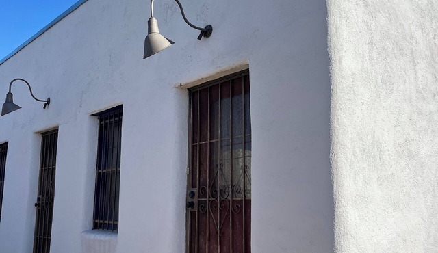 Charming Adobe Flat in Historic Sonoran Rowhouse in Barrio Viejo with Parking! in Tucson