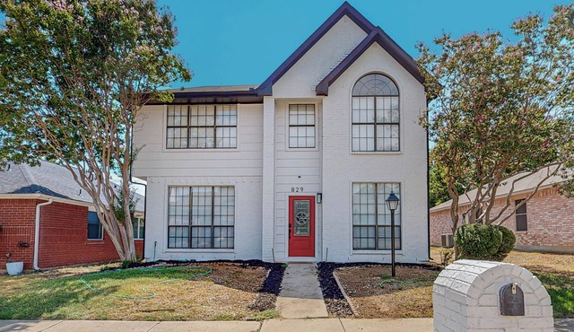 Charming and fully updated 3-bedroom house in Flower Mound with WiFi, AC. in Flower Mound