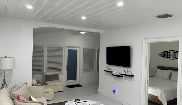 Charming cottage with AC in Boynton Beach - 2 bedrooms in Boynton Beach