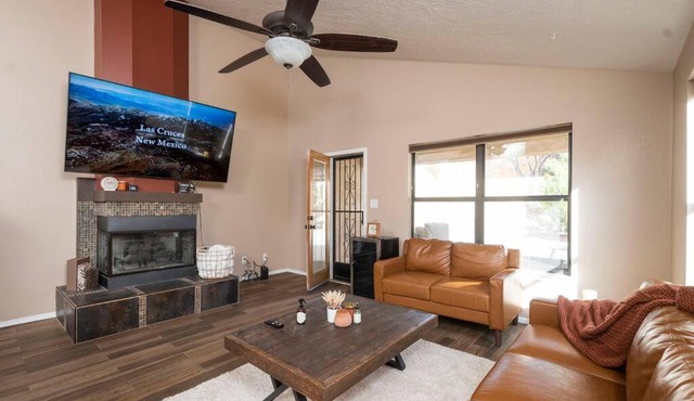 Charming desert oasis with pool! in Las Cruces