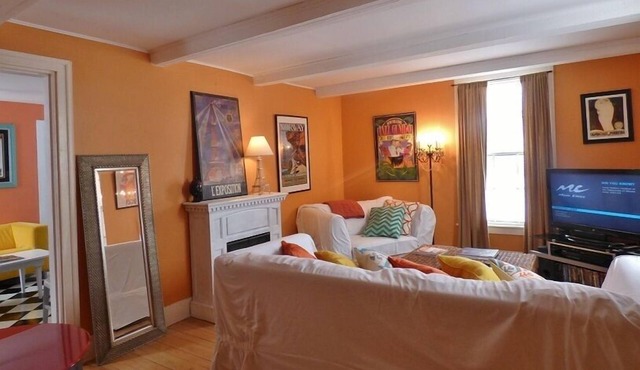 Charming, Downtown, Walk Everywhere, Spacious, Clean, 70" TV, Sleep Number Beds in Brunswick