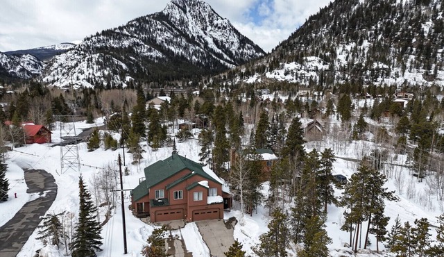 Charming Frisco Getaway|Close to Main St|Sleeps 8