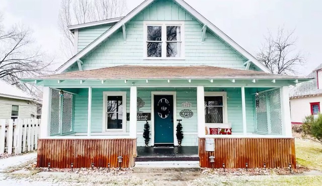 Charming getaway in the heart of downtown!
