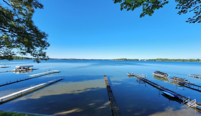 Charming Lakefront Cottage on Coldwater Lake in Coldwater