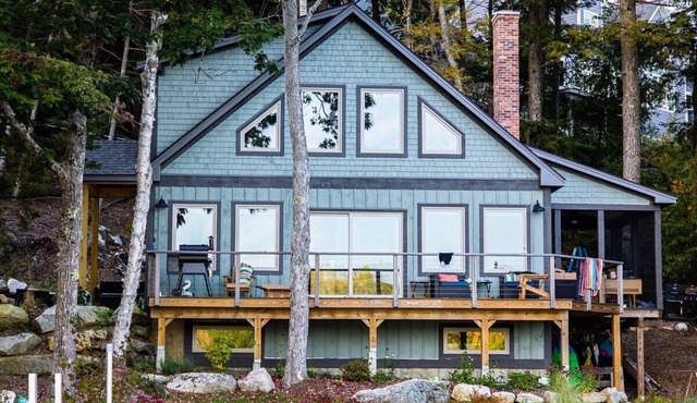 Charming newly built cottage with 3 bedrooms 2 baths, internet, on Phillips lake in Dedham