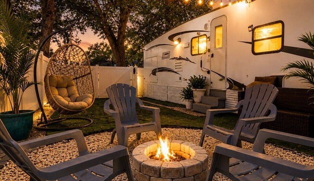 “Charming RV Getaway – Close to everything! in Spring Hill