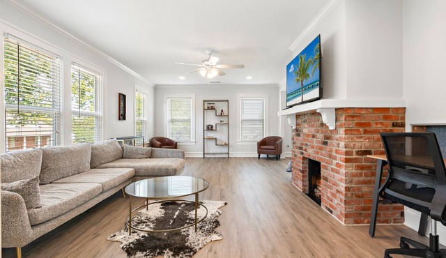 Charming Townhouse in Downtown Waco! in Waco