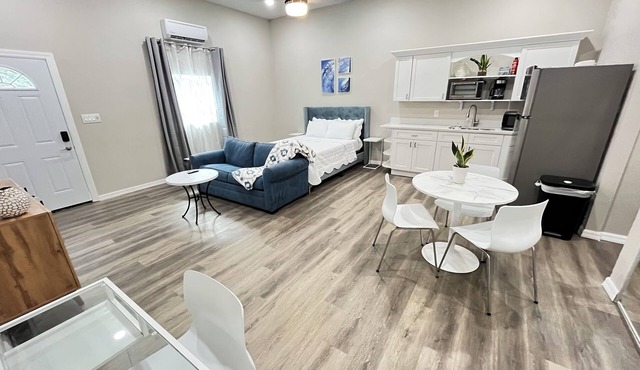 Chic Hideaway Studio Close to PIE Airport in Clearwater