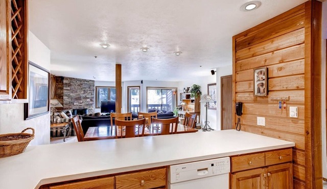 Cimarron - great condo! Slopes and town within easy walking distance