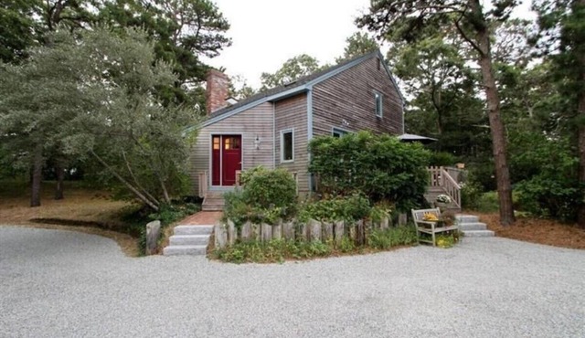 Classic Cape: Huge Yard, Walk to Beaches, Brewster Flats, Restaurants & Bars in Brewster