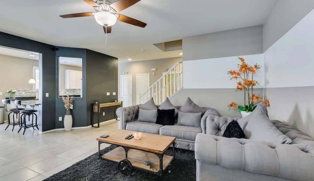 Classy & Comfy Modern Home w/Patio in Las Vegas