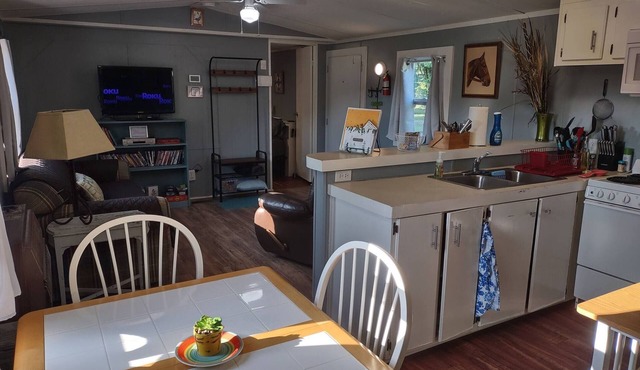 Clean, Cozy Home W Kitchen Near I-24 Pet Friendly in Sewanee