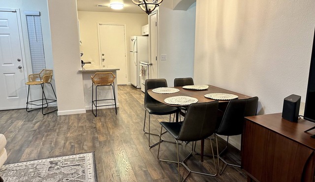 Close to everything! 2bed/2 bath in Surprise