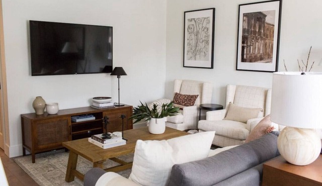 Closest Stay to Downtown Mt Dora - Renovated - Walk Everywhere