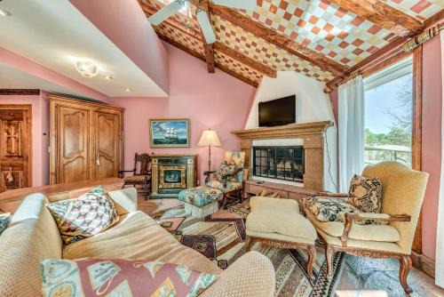 Cloudcroft Home w/Fireplace Near Downtown! in Cloudcroft