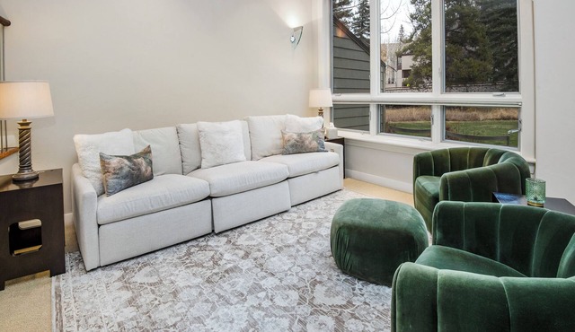 Coldstream Townhome 38 | Stylish 3BR Cascade Village Retreat