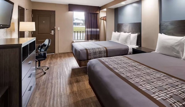 Comfortable Jasper Room Near Dining & Local Attractions + Free Parking & Bfast in Jasper