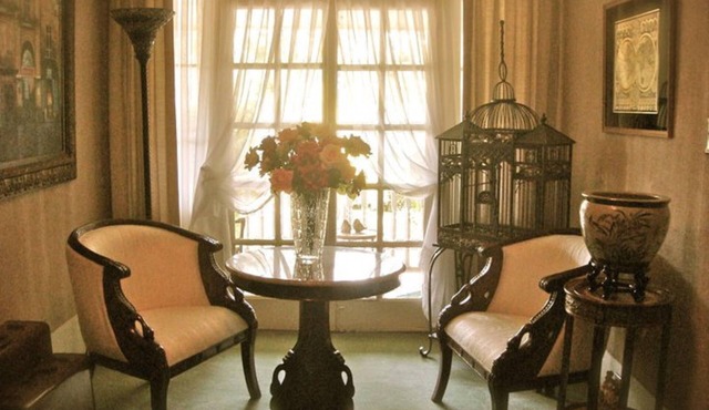 Commodore Bed & Breakfast / Library Room in Bainbridge