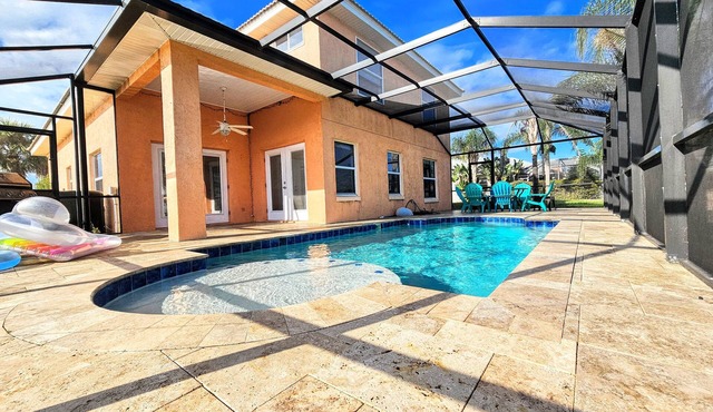 "Coral Casa" Amazing Pool House next to the Beach! 3 Min Walk! Awesome Pool!