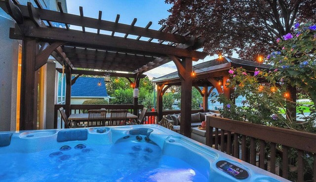 Corner Canyon Retreat Hot Tub Deck RV Ski & Trails Ski Sleeps 21 Extra Spacious