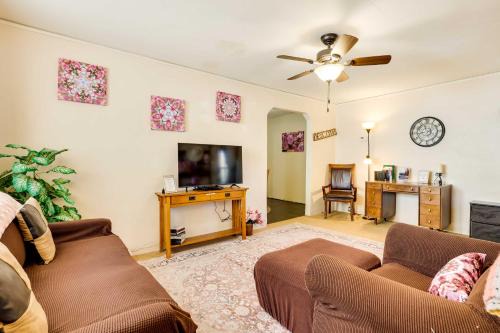 Cottage w/Furnished Deck: 1 Mi to Dtwn Craig!