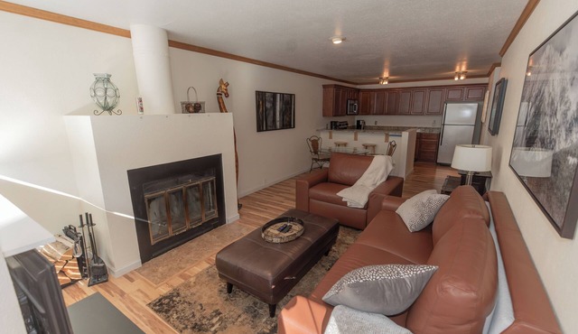 Cozy 1-bedroom condo seconds from bus line in East Vail, perfect for getaways.