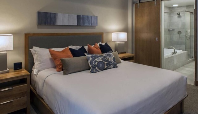 Cozy 1-bedroom hotel suite in historic Breckenridge - Labor Day Weekend