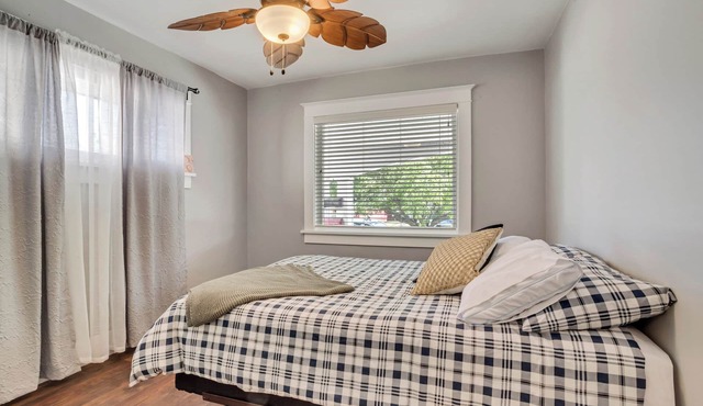 Cozy 2-bedroom main level of home, sleeps up to 6!