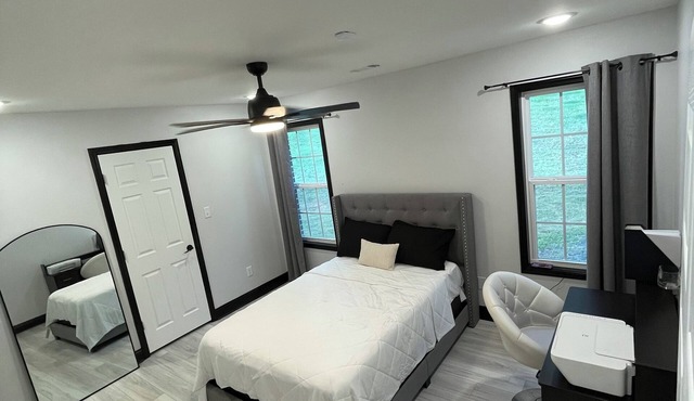 Cozy 3bed 2bath house on half ac of land mins from game time at the grounds in Cabot
