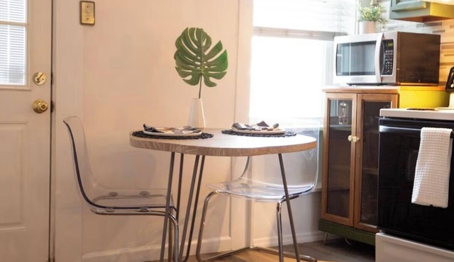 Cozy & Beautiful 1-bedroom apartment in pleasant Benton Park- Centrally located in St. Louis