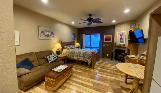 Cozy Condo in Cascade Village, right next to Purgatory Ski Resort!