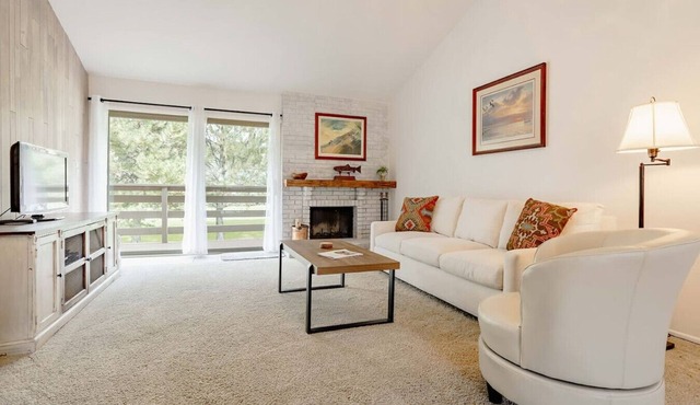 Cozy Condo Ranch at Roaring Fork