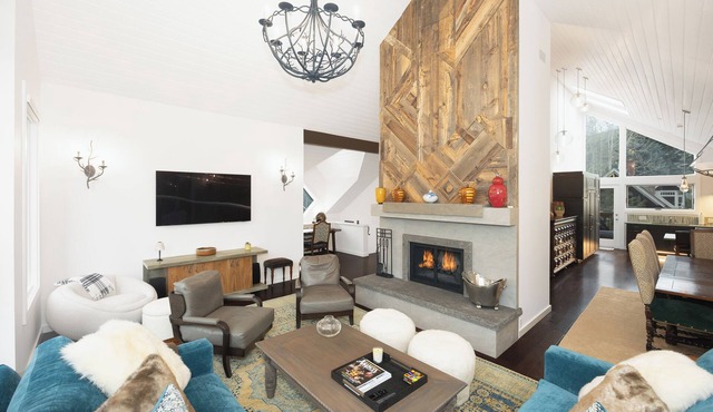 Cozy Duplex in Aspen, 4-bedroom - Close to Town!
