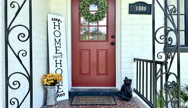 Cozy Farm-style Home near Downtown Ocala