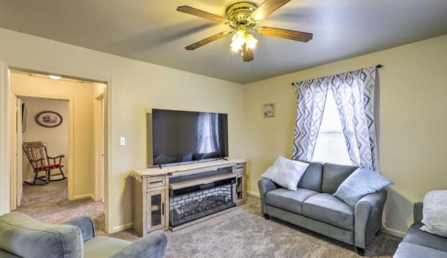 Cozy Helper Home w/Fenced Yard, Pets Welcome