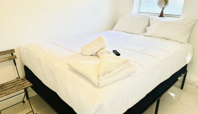 Cozy Home - Queen Size Bed