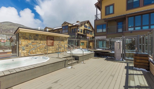 Cozy Mountain Studio Steps from the Base – Stylishly Furnished Escape!