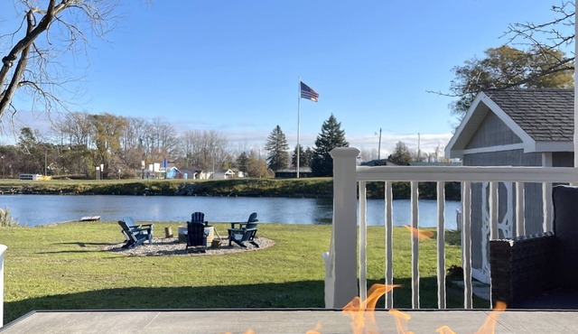 Cozy riverfront cottage with an easy beach-inspired coastal MI vibe! in Oscoda