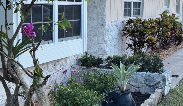 Cozy Water Front 2 bedroom 2 bathroom Home with Lake Access and fenced backyard. in Okeechobee