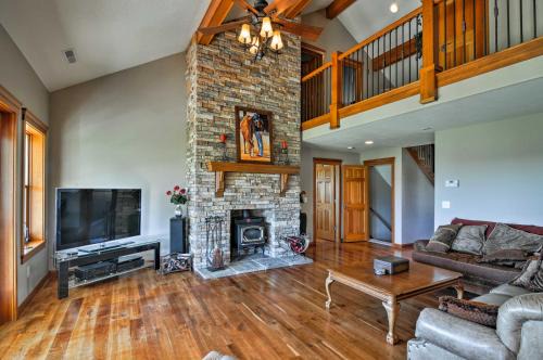Custom Home w/Decks in Boulder! Gateway to Parks!