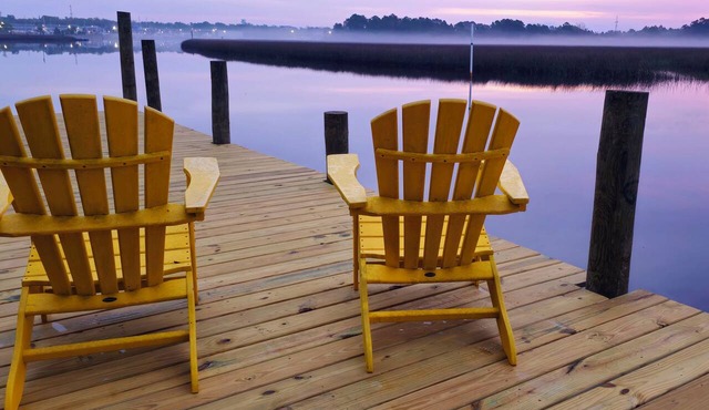 Deepwater Lighted Dock Sunrise Views Boat and Trailer Parking Sleeps 6 in Carrabelle