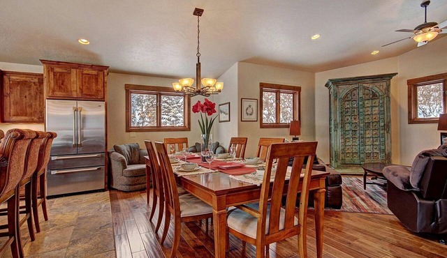 Deluxe Remodeled Cabin with Hot Tub near Breckenridge Ski Resort, Colorado