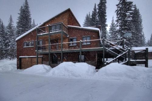 Deluxe Remodeled Cabin with Hot Tub near Breckenridge Ski Resort, Colorado