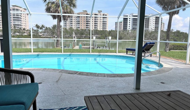 DOLPHIN PARADISE: WATERFRONT VIEWS, WALK TO BEACH, PRIVATE POOL, DOG FRIENDLY