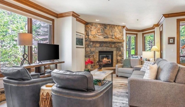 DON'T MISS THIS TRUE SKI IN/SKI OUT VILLAGE GEM, PRIME LOCATION, SLEEPS 5