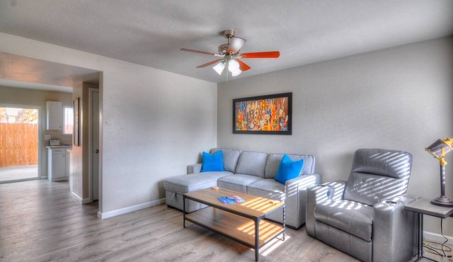 Double the Fun w/2 townhouses w/private hot tub!