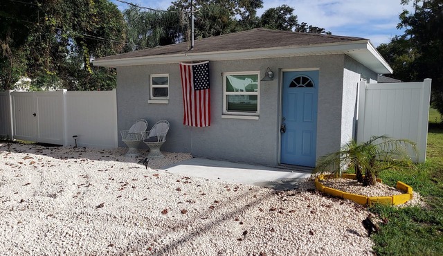 Downtown New Port Richey Studio-Private Home!
