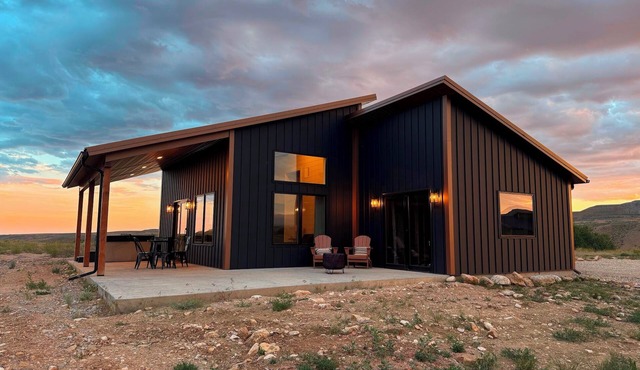 Earhart Cabin at Ever Sky Ranch in Shell
