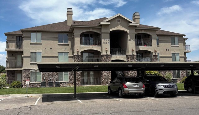 Enjoy the Suite Life! 3-bedroom 2 bathroom condo in quaint Vernal with cool AC